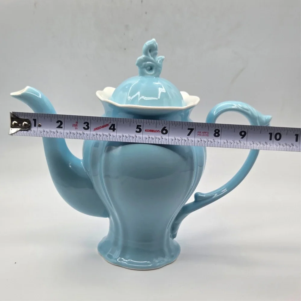 Fine Porcelain‎ English Teapot 37 Oz Light Blue Victoria Style Coffee Pot